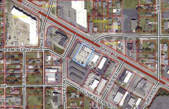 Flex/Retail Space: 2121 State St, Columbus, IN 47201